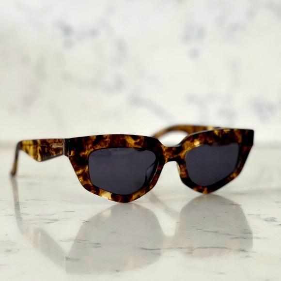 Dezi Accessories - Dezi On Read Sunglasses